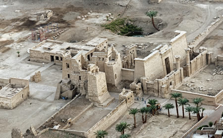Luxor Egypt temple ancient builders